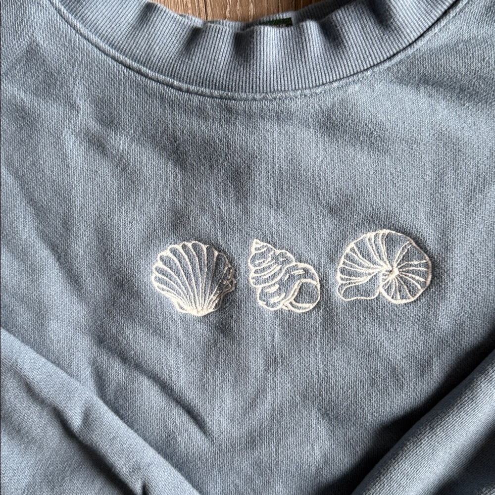 Wild Fable Blue Cropped Crewneck with Embroidered Shell Design